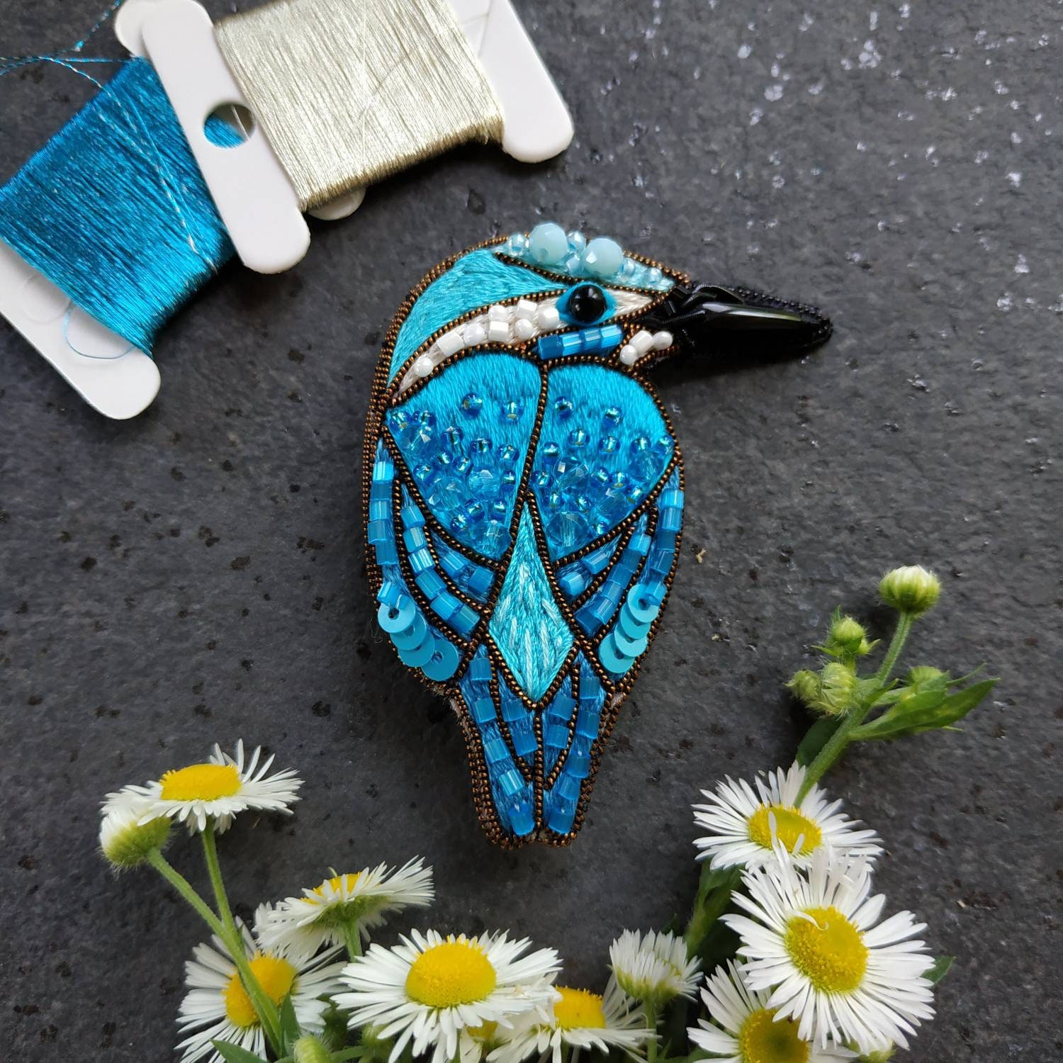 Beaded blue kingfisher brooch embroidered bird pin embroidered bead brooch bird jewelry gift for her - Thumbnail 2