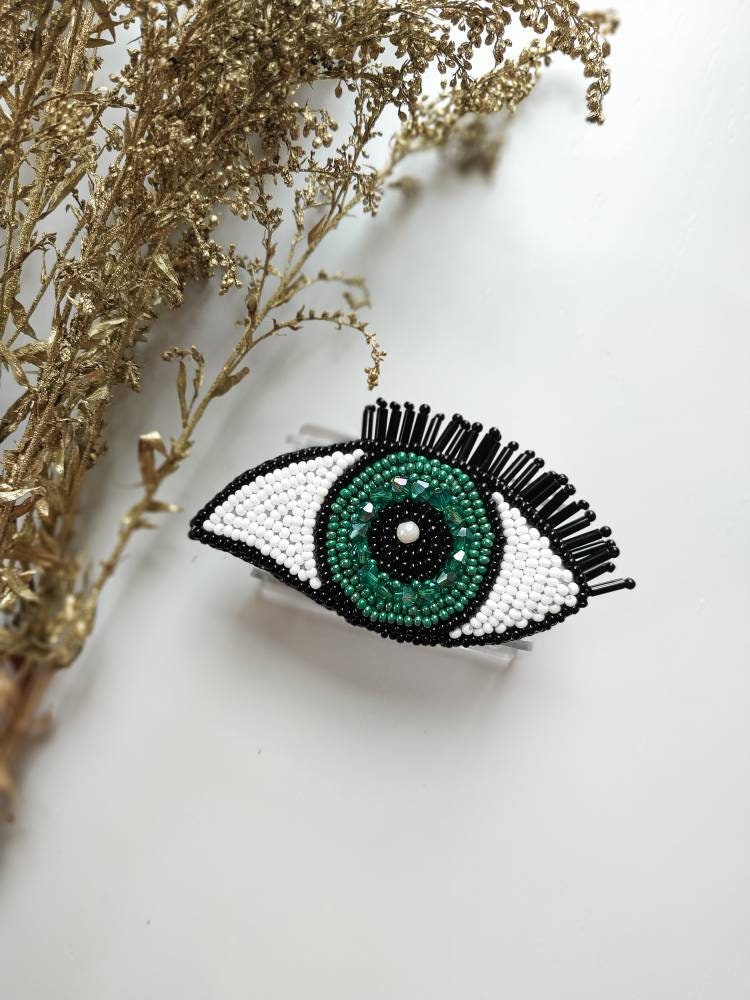 Beaded eye brooch, evil eye gift for her, embroidered green eye jewelry, handmade accessories - Thumbnail 2
