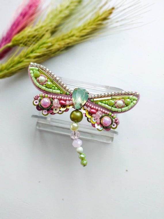 Beaded dragonfly brooch embroidered pin dragonfly jewelry pink and green insect jewelry Christmas gift for her butterfly lover gift bead art