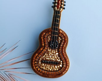 ビートルズ ギター型ブローチ Beatles Guitar Pin for sale | eBay
