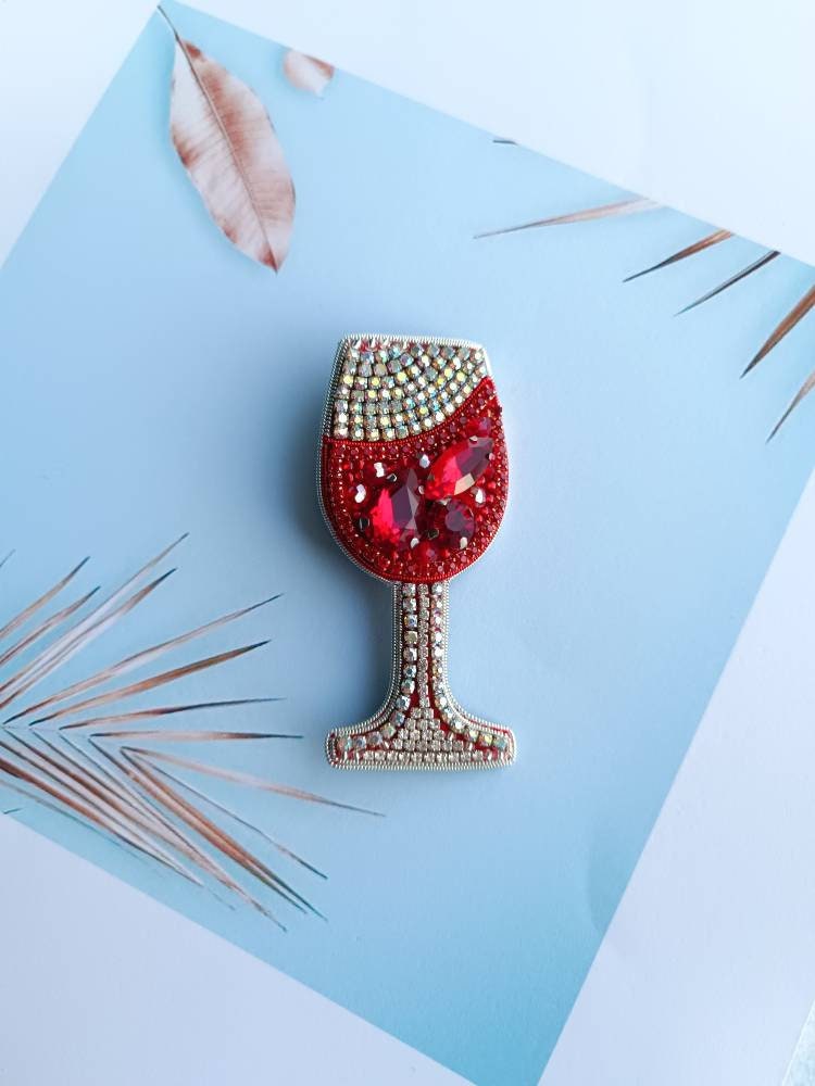 Beaded glass brooch red, wine lover gift, wine jewelry, red wine, glass pin