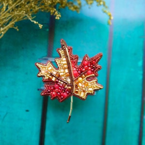 Perlen Ahornblatt Brosche bestickt Ahorn Schmuck gelb und rot Reaf Pin kanadische Symbol Ahorn Baum Perlen Weihnachtsgeschenk für sie