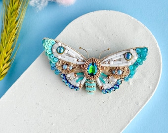 Broche papillon en perles : bijoux insecte brodés, cristaux de verre tchèques