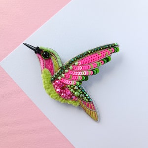 Beaded hummingbird brooch pin embroidered gift for her bird lover jewelry handmade unique gift pink and light green image 2