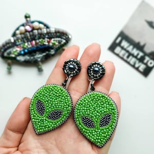 Alien earrings, beaded jewelry, UFO earrings, Halloween jewelry, green alien face, unique jewelry, gift for her Halloween earrings