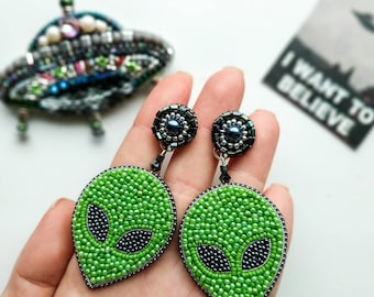 Alien earrings, beaded jewelry, UFO earrings, Halloween jewelry, green alien face, unique jewelry, gift for her Halloween earrings