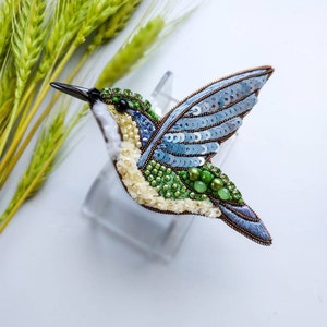 Beaded hummingbird brooch bird pin jewelry embroidered lapel pin colibri brooch handmade gift for her bird lover gift summer accessories image 3