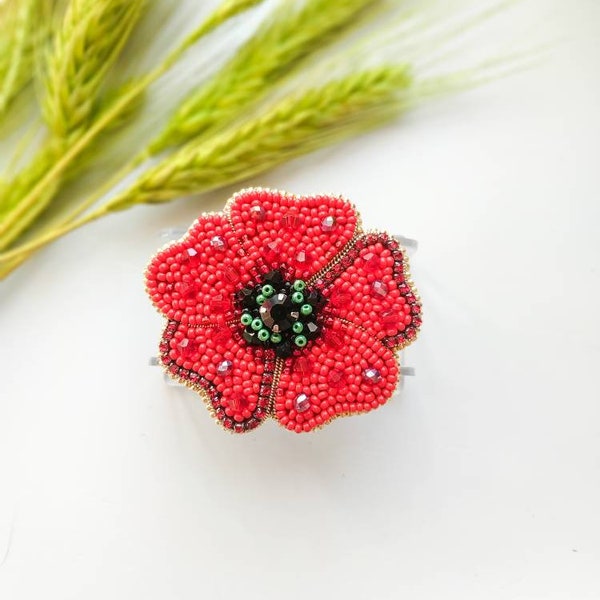 Broche pavot en perles rouge, bijoux floraux brodés, cadeau pour elle, broche fleur unique, fleur de pavot, fleur botanique, épingle, bijoux de pavot