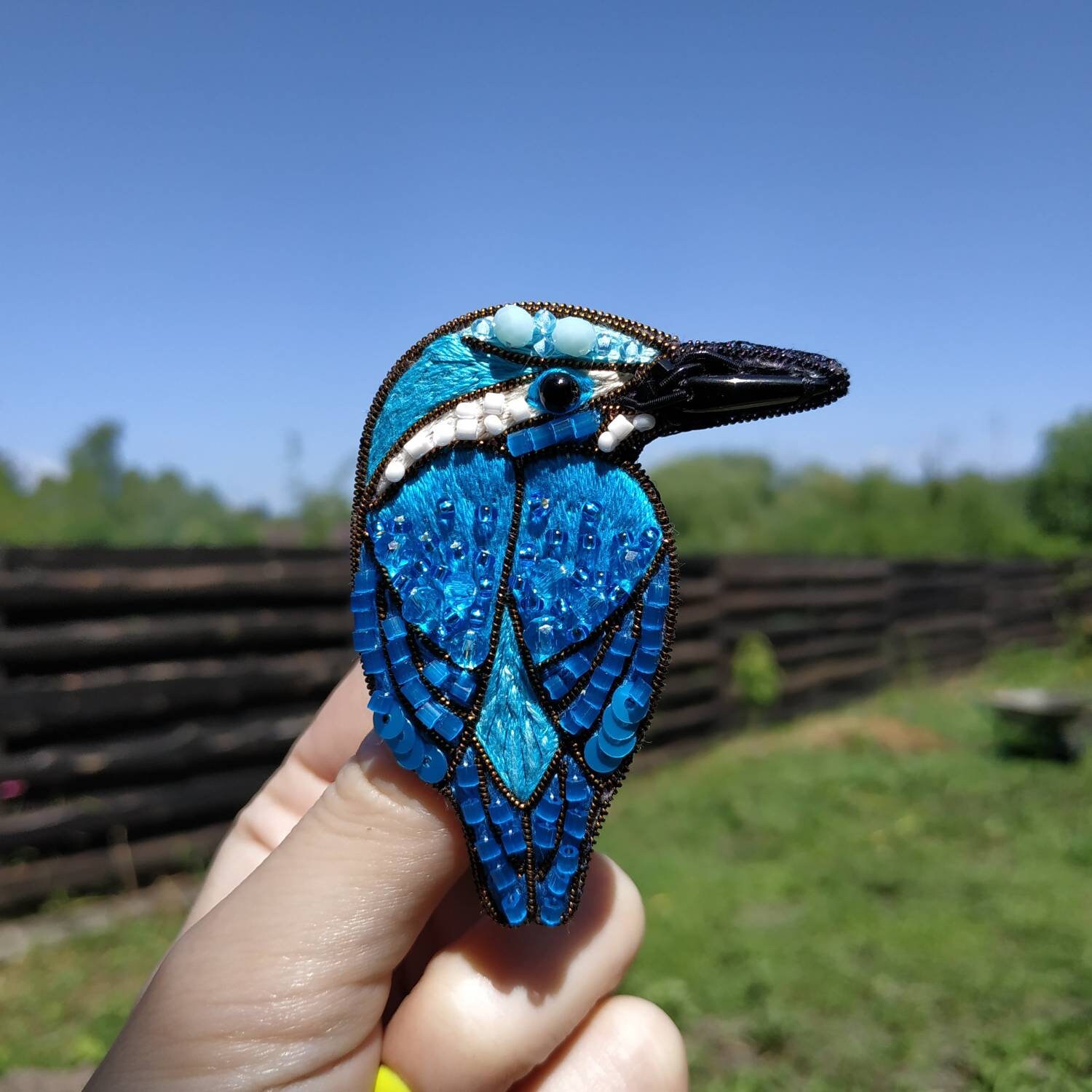 Beaded blue kingfisher brooch embroidered bird pin embroidered bead brooch bird jewelry gift for her - Thumbnail 5