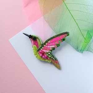 Beaded hummingbird brooch pin embroidered gift for her bird lover jewelry handmade unique gift pink and light green image 8