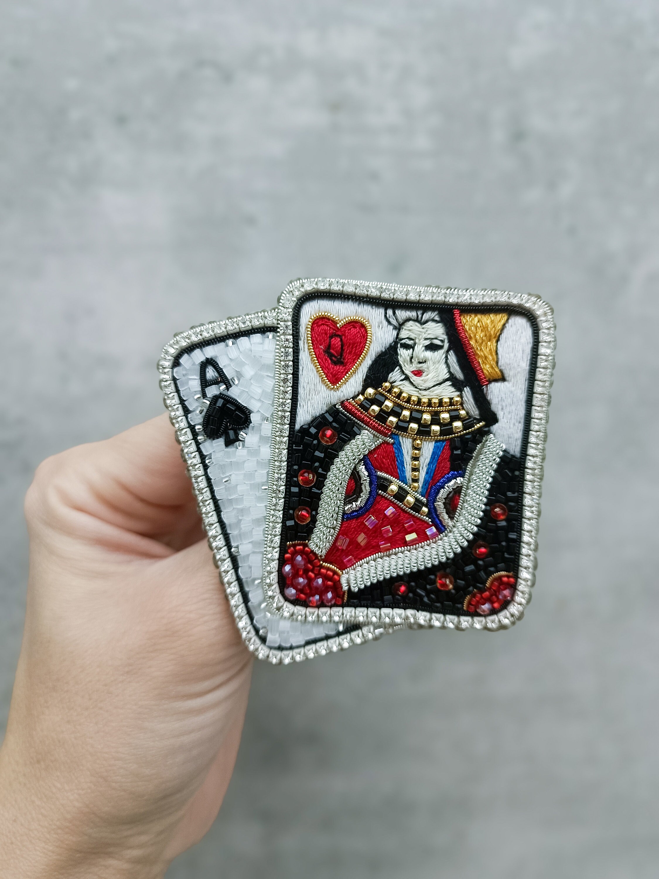 Embroidered seed beads brooch playing cards pin queen of hearts and ace of spades, pocker lover gift handmade, unique gift - Thumbnail 4