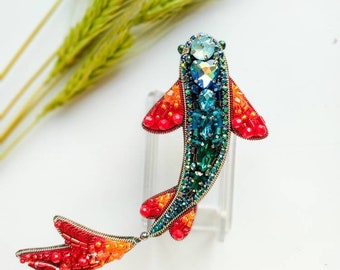 Beaded fish brooch, lapel pin, embroidered jewelry, gift for her, carp jewelry, fish jewelry, crystal brooch, unique gift, pisces Ukraine