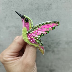 Beaded hummingbird brooch pin embroidered gift for her bird lover jewelry handmade unique gift pink and light green image 6