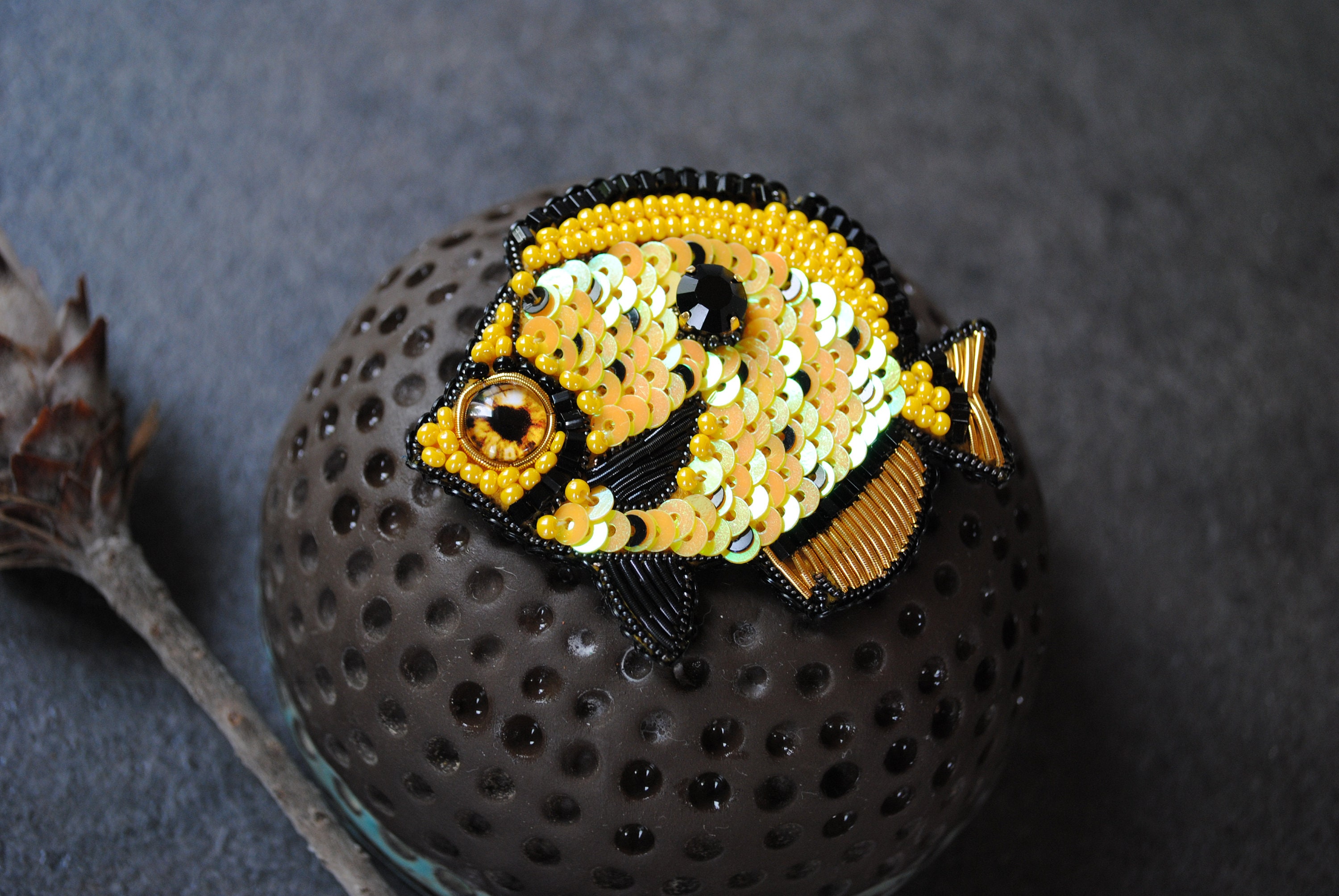 Beaded cichlid fish brooch lapel pin embroidered jewelry gift for her yellow fish jewelry fish jewelry sequins unique gift handmade pisces - Thumbnail 4