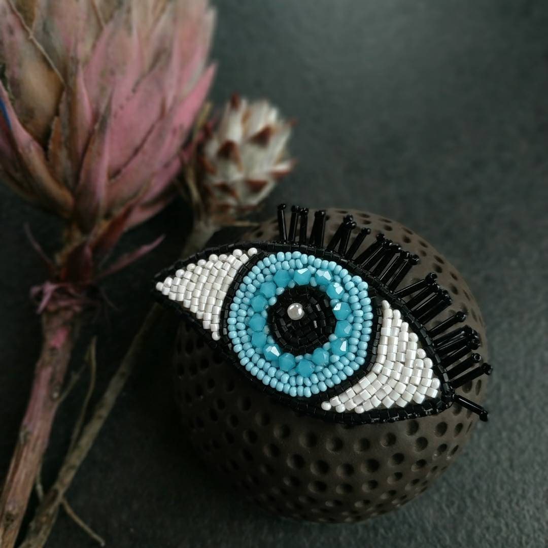 Beaded eye brooch, evil eye gift for her, embroidered green eye jewelry, handmade accessories - Thumbnail 4