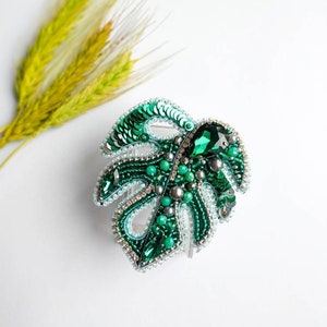 Beaded palm leaf brooch, embroidered jewelry, palm leaf pin, statement brooch beaded, green leaf jewelry