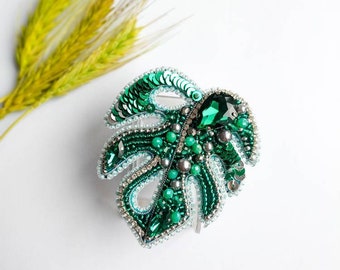 Beaded palm leaf brooch, embroidered jewelry, palm leaf pin, statement brooch beaded, green leaf jewelry