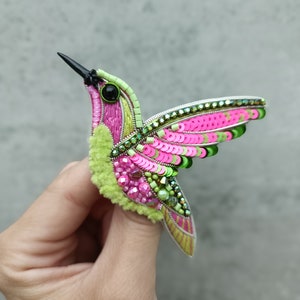 Beaded hummingbird brooch pin embroidered gift for her bird lover jewelry handmade unique gift pink and light green image 5