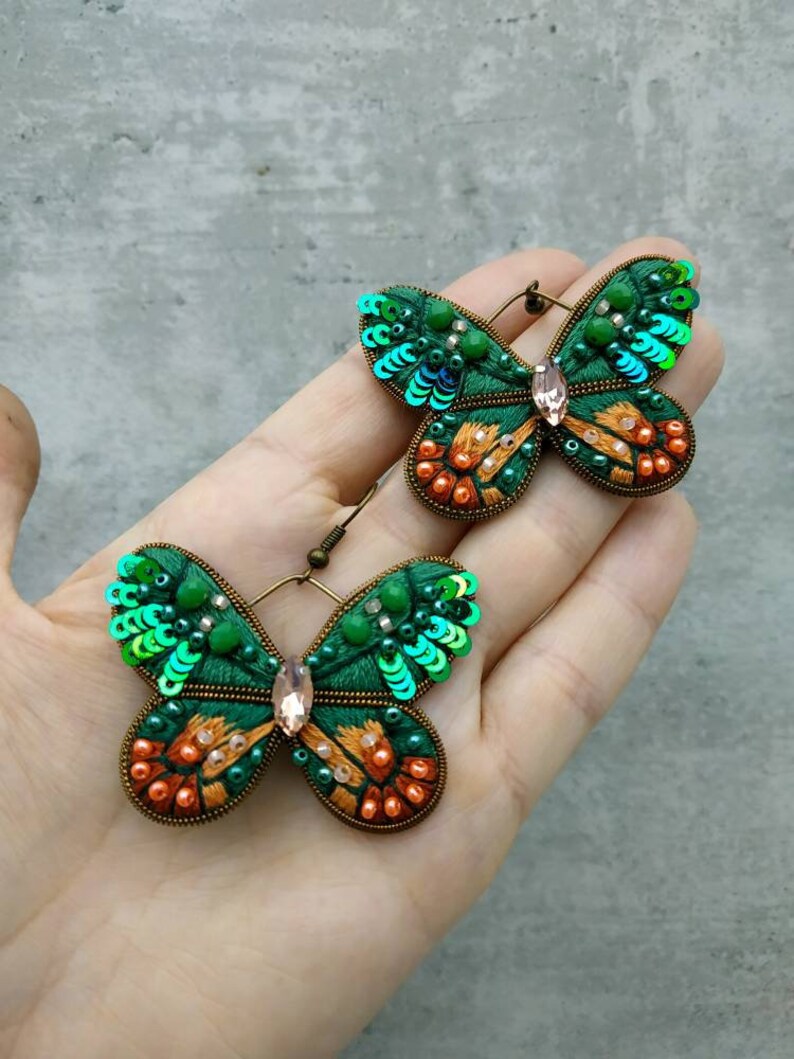 Parure de bijoux brodés composé d'une broche et de boucles d'oreilles, bijoux papillon boucles d'oreilles papillon vert épingle insecte image 3