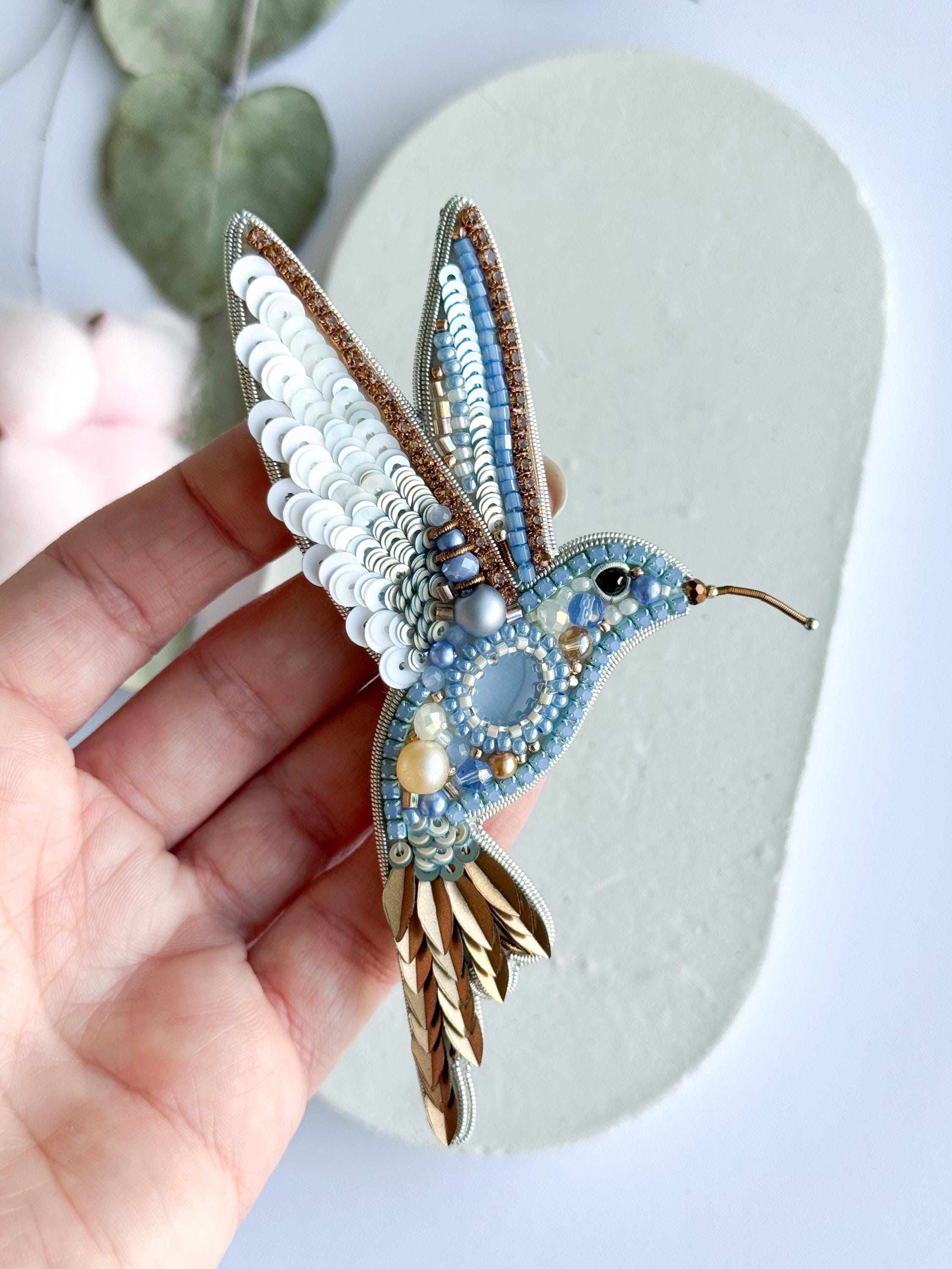 Beaded hummingbird brooch embroidered bird pin handmade - Thumbnail 6