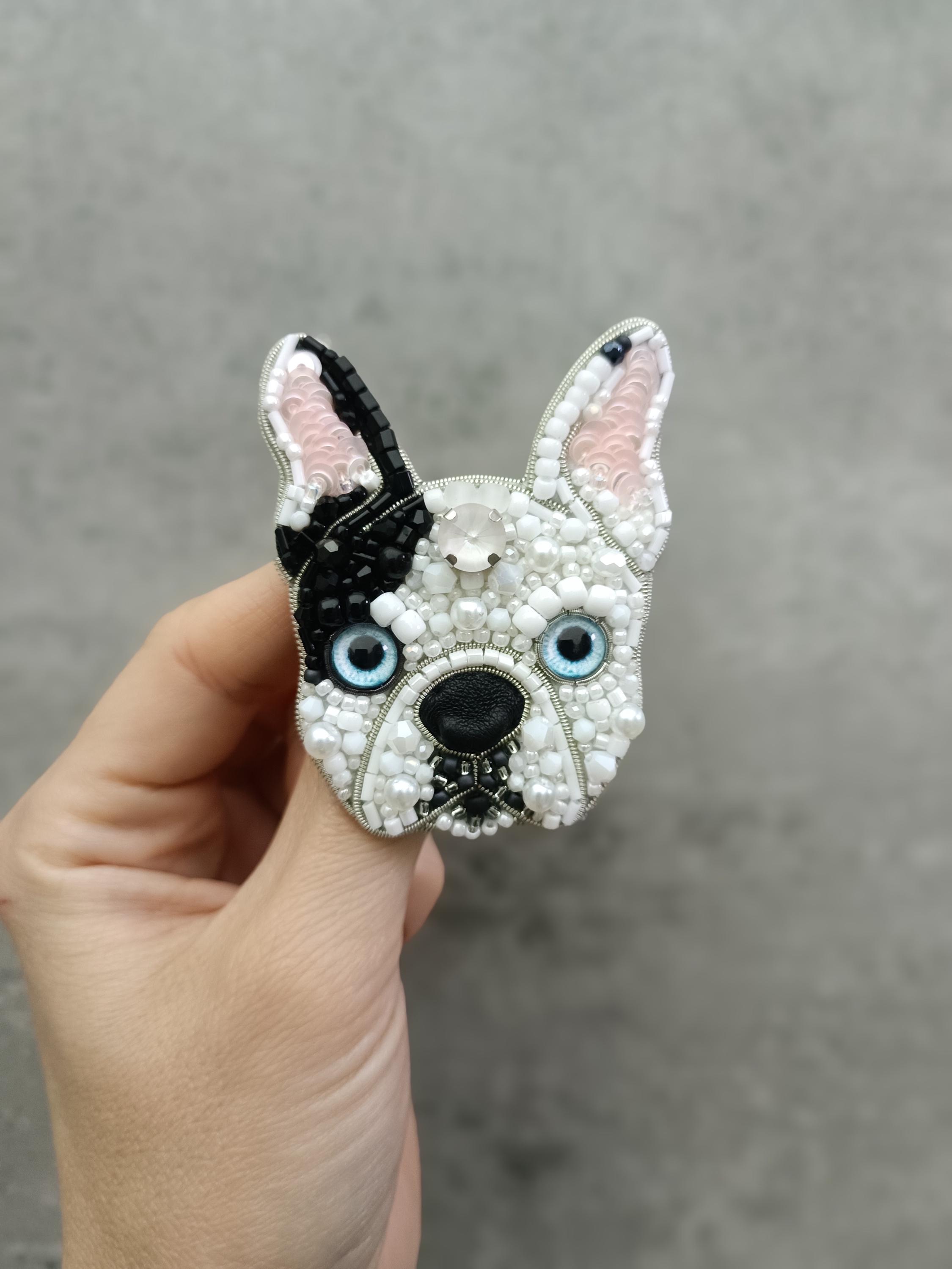 Embroidered french bulldog pin beaded dog brooch dog lover gift unique jewelry handmade in Ukraine - Thumbnail 2
