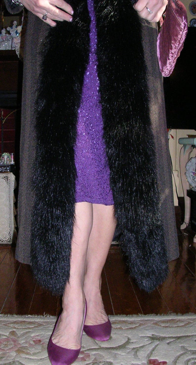 MEDIUM 12 Vintage 90/'s brown /& black chevron pattern velour satin lined stunning dress coat by Riki Nathan ft plush faux fur trims size