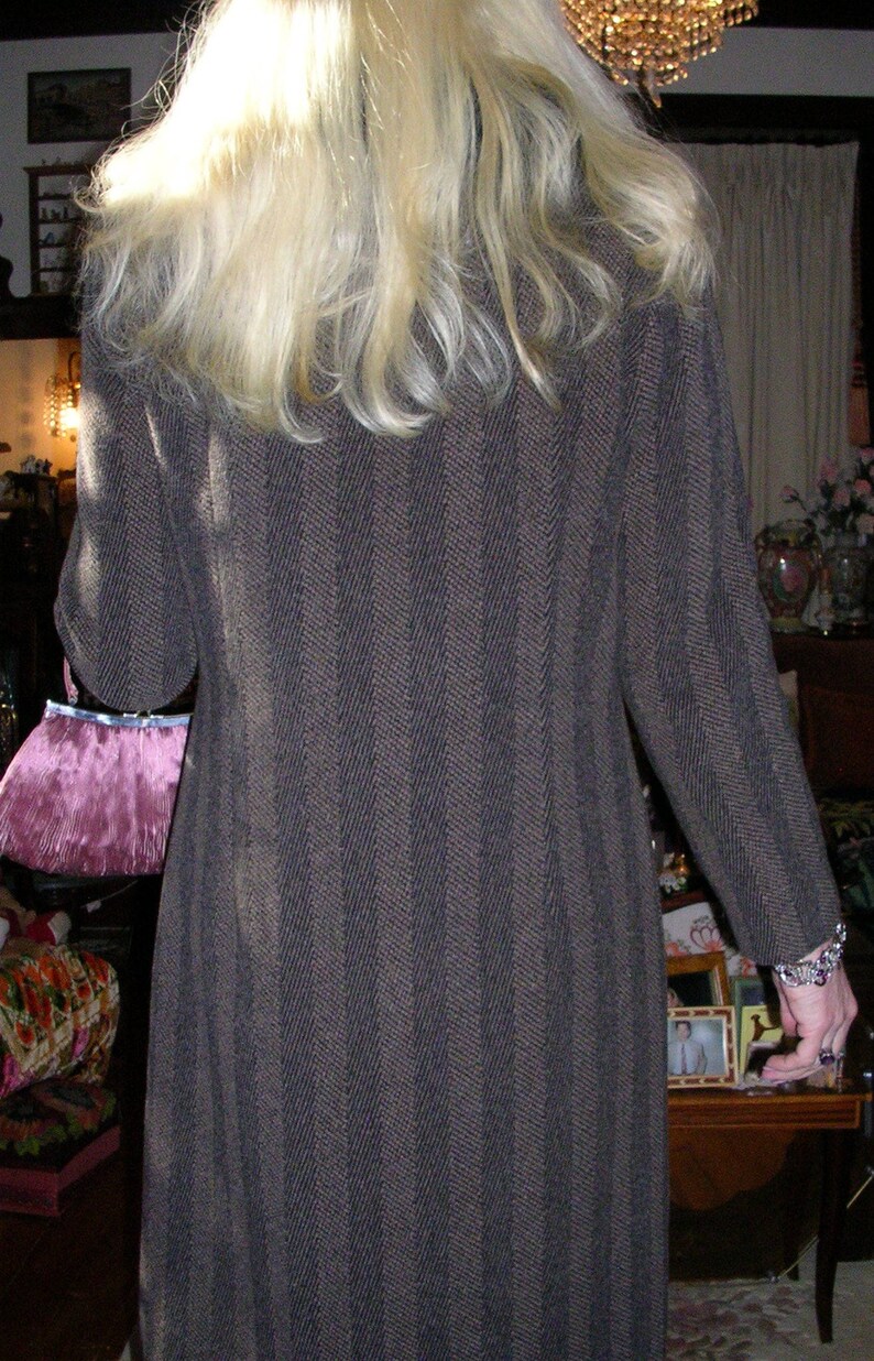 MEDIUM 12 Vintage 90/'s brown /& black chevron pattern velour satin lined stunning dress coat by Riki Nathan ft plush faux fur trims size