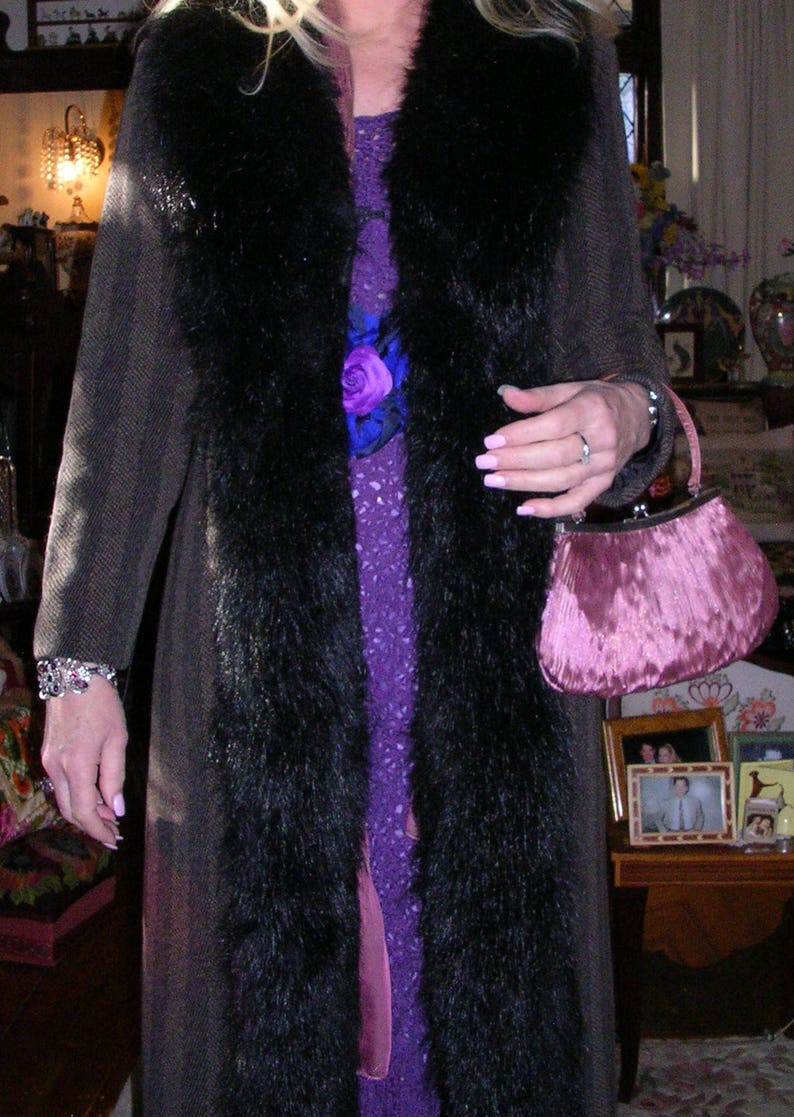 MEDIUM 12 Vintage 90/'s brown /& black chevron pattern velour satin lined stunning dress coat by Riki Nathan ft plush faux fur trims size