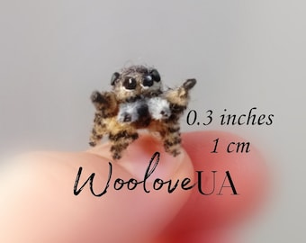 Real size jumping spider/micro miniatures/miniature animals/macro/felt animals/doll house needle felted animal/chenille pipe cleaner