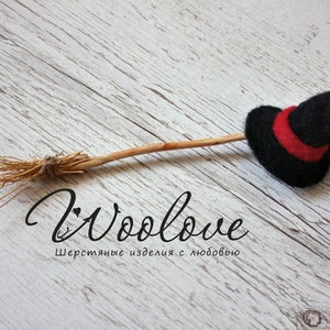 Needle felted witch hat with broomstick halloween decor/witch broomstick/fall decor/tiny broomstick/mini hat/set of three witch hats/set