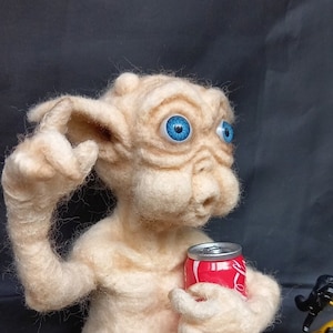 Mac and me felted alien creature figurine/80's/needle felted animals/alien statue image 1