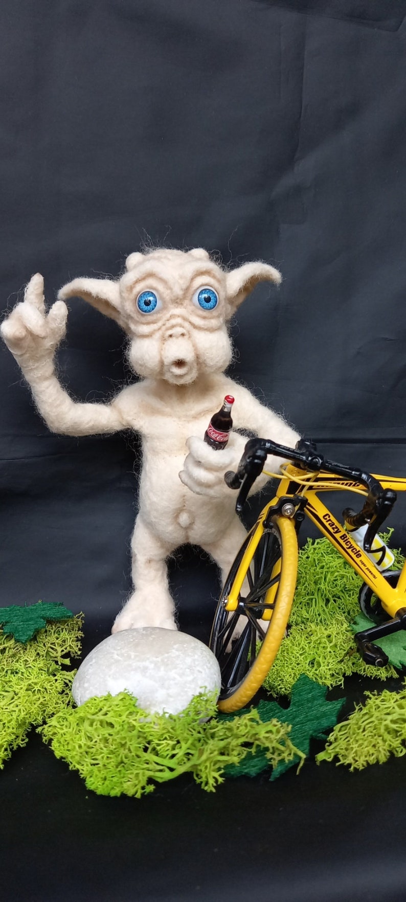 Mac and me felted alien creature figurine/80's/needle felted animals/alien statue image 4