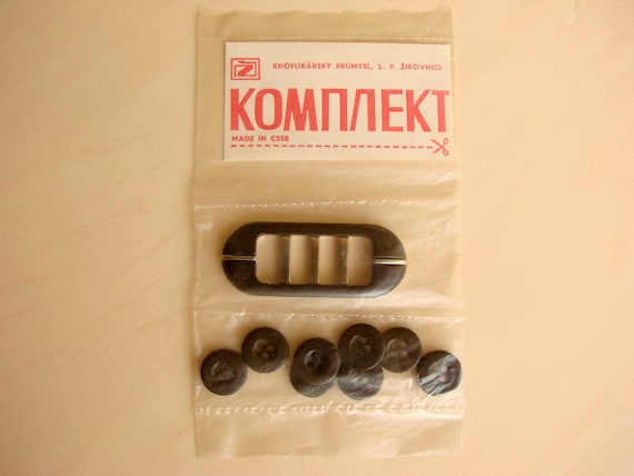 Vintage 80s Czech Plastic Buttons and Belt Buckle, 9 pcs, Brown, Round 15 mm Buttons, Made in Czechoslovakia