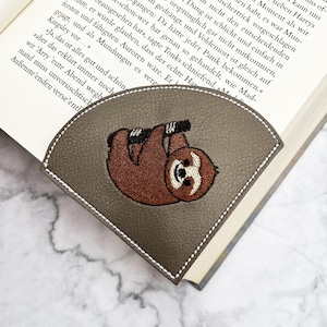 Bookmark | Reading corner | Faux leather | embroidered | bookworm | sloth