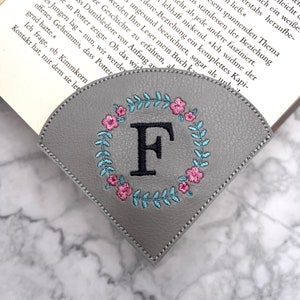 Bookmark | Reading corner | Faux leather | embroidered | bookworm | personalized | letter | Monogram | Flower wreath | Gray