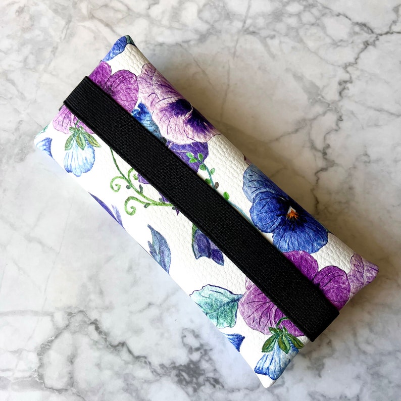 Etui Federmäppchen Stifte Täschchen Gummiband Journal Notizbuchfedertasche Tablet Kunstleder Blumen Stiefmütterchen Bild 8