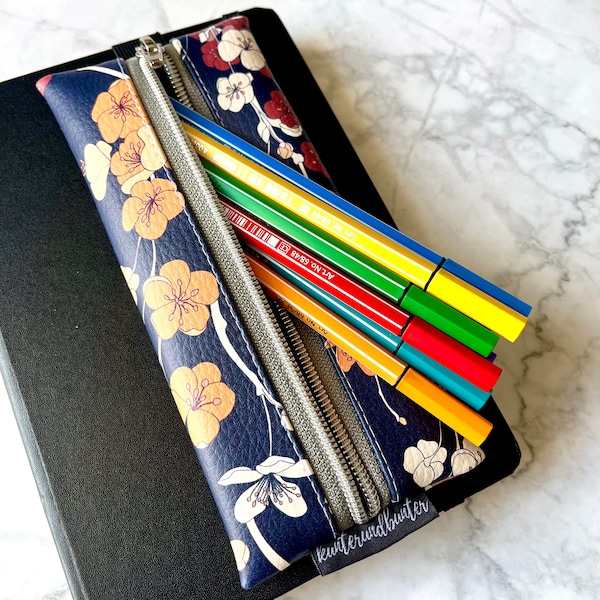 Etui | Federmäppchen Stifte |Täschchen | Gummiband | Journal | Notizbuchfedertasche | Tablet | Kunstleder | japanische Blumen