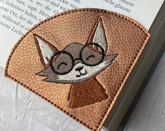 Bookmark | Reading corner | Faux leather | embroidered | bookworm | fox | copper