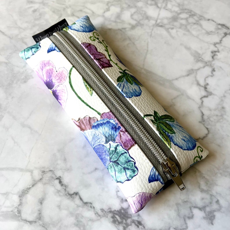 Etui Federmäppchen Stifte Täschchen Gummiband Journal Notizbuchfedertasche Tablet Kunstleder Blumen Stiefmütterchen Bild 5