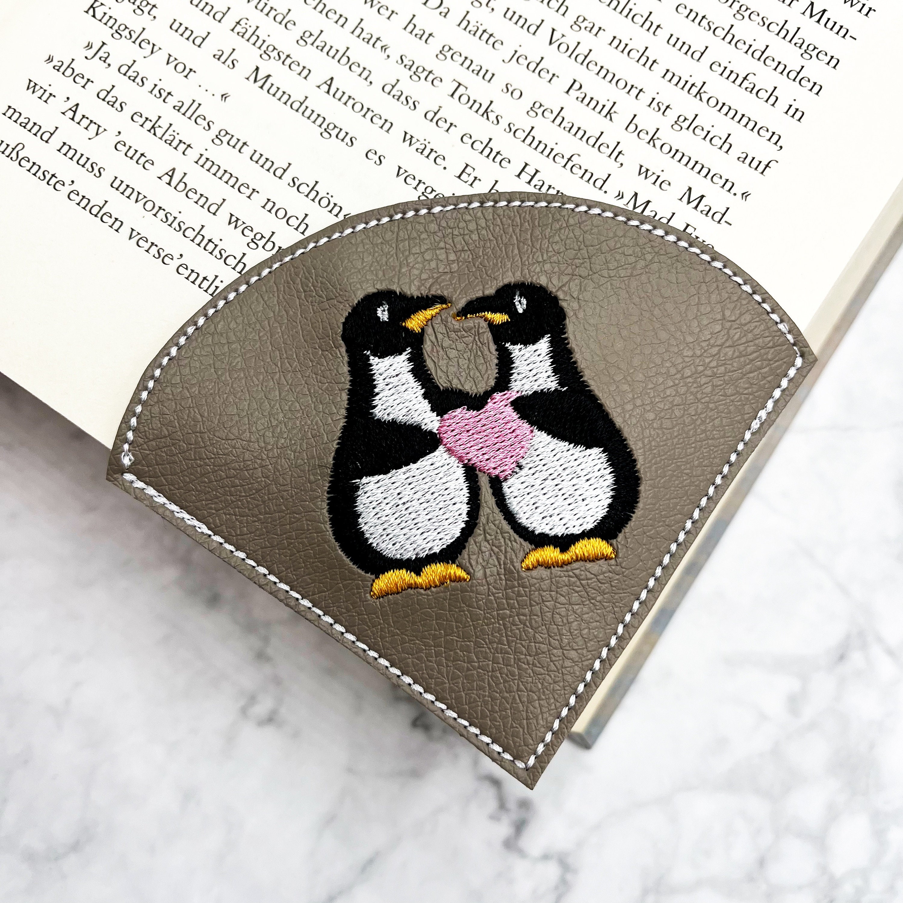 Eine kleine Tasche Pinguin Umarmung Andenken Ornament Süßes
