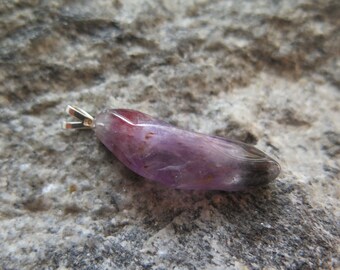 Pendentif En Auralite 23 (pierre Roulée) - Collier Chakra Violet - Neuf Avec étiquette - France Minéraux