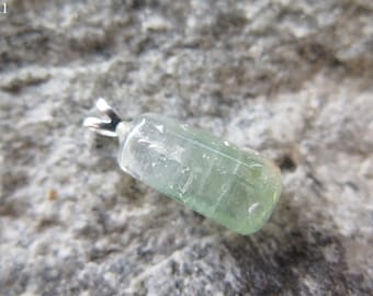 Pendentif en pierre roulée apophyllite verte avec argent 925 -spécimens rares-