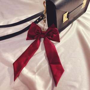 Burgund Cabrio Miette Seide Schleife Taschenanhänger