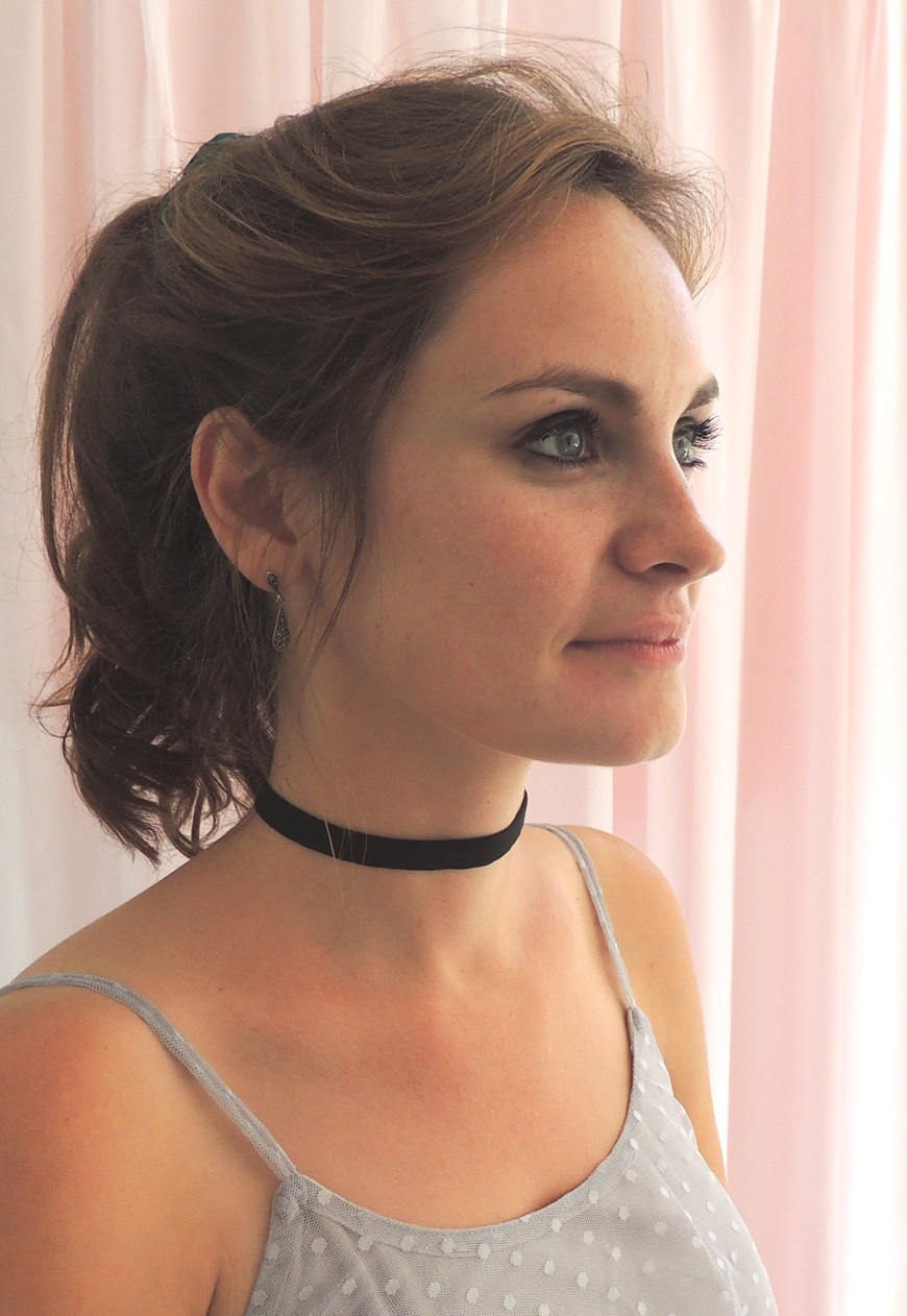 Black silk choker deals