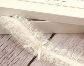 ivory garter, ivory wedding garter, ivory wedding garter for bride, ivory bridal garter, ivory lace garter, ivory plus size garter available