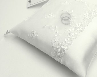 white lace ring bearer pillow, white ring bearer, white wedding ring holder, white wedding ring pillow, white ring pillow, white ring holder