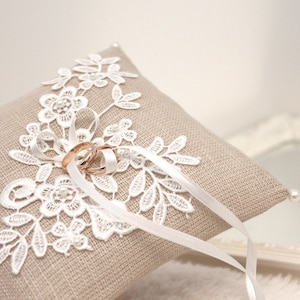 rustic wedding ring pillow with lace, rustic ring bearer, country wedding natural ring bearer pillow, linen ring bearer pillow, ring pillow