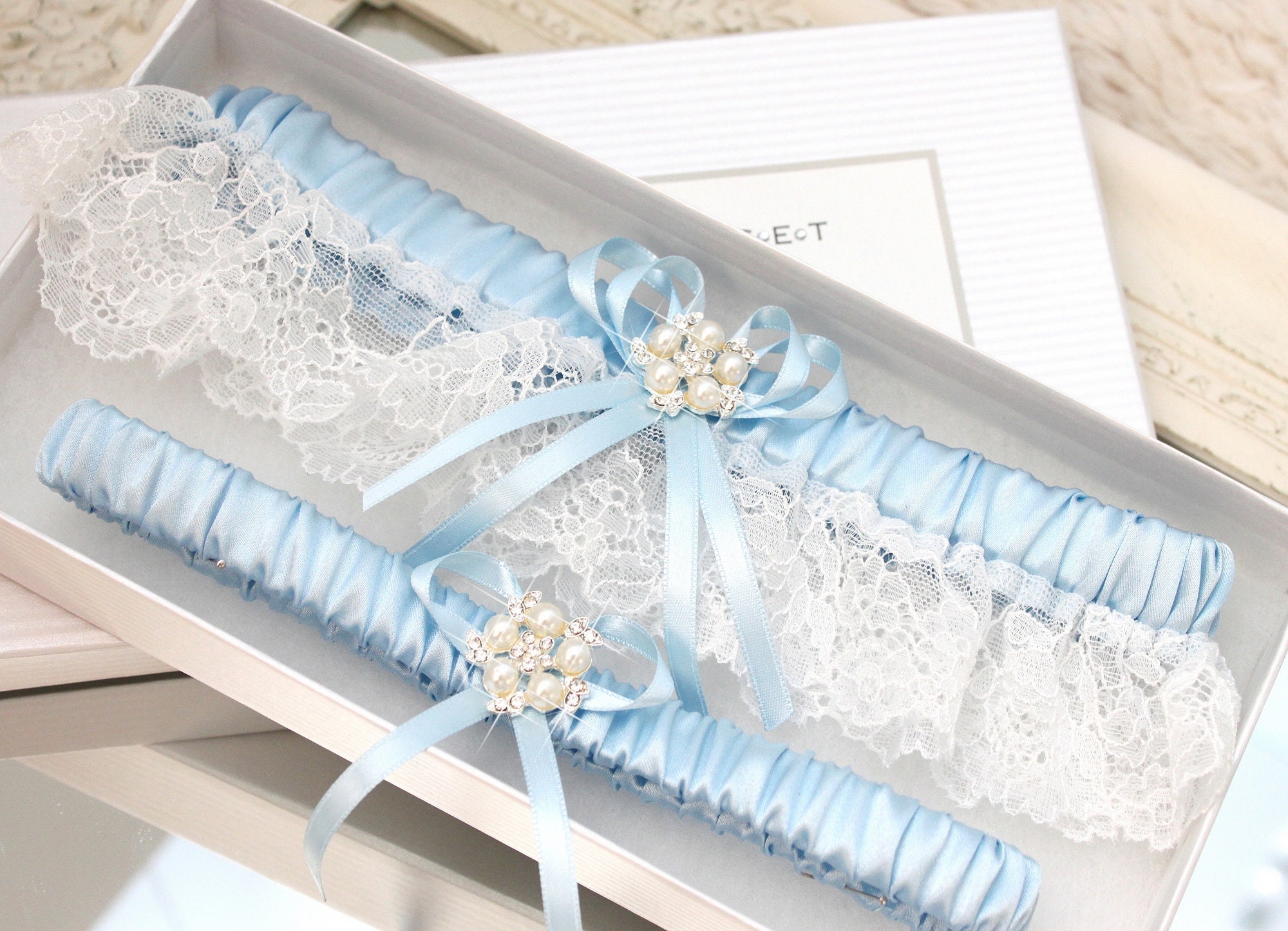 Giarrettiera Da Sposa Vintage In Raso Blu E Pizzo Bianco: Set 2 Pezzi Per “Qualcosa Di Blu”