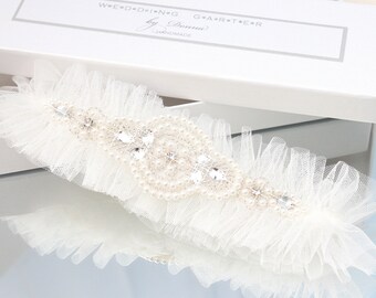 ivory garter, ivory wedding garter, ivory tulle garter, bling garter, gatsby style garter, crystal pearls garter, ivory plus size garter