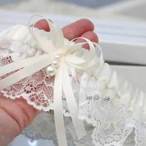 ivory wedding garter, ivory bridal garter, ivory keepsake garter, ivory lace garter, beige wedding garter, beige garter, beige lace garter zdjęcie 2